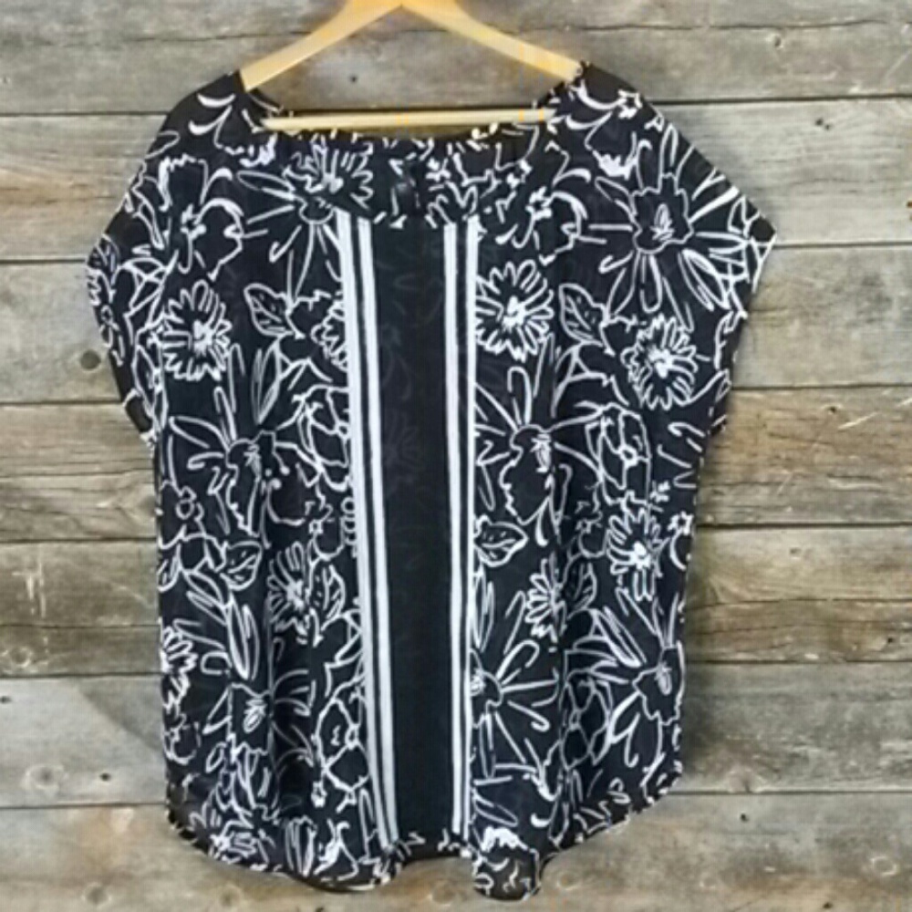 Lane Bryant 18/20 sheer short sleeve blouse